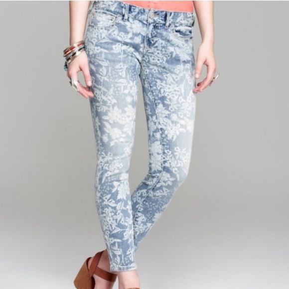 Free People, Hawaiian Floral Skinny Jeans,‎ Size 27 - Picture 1 of 7